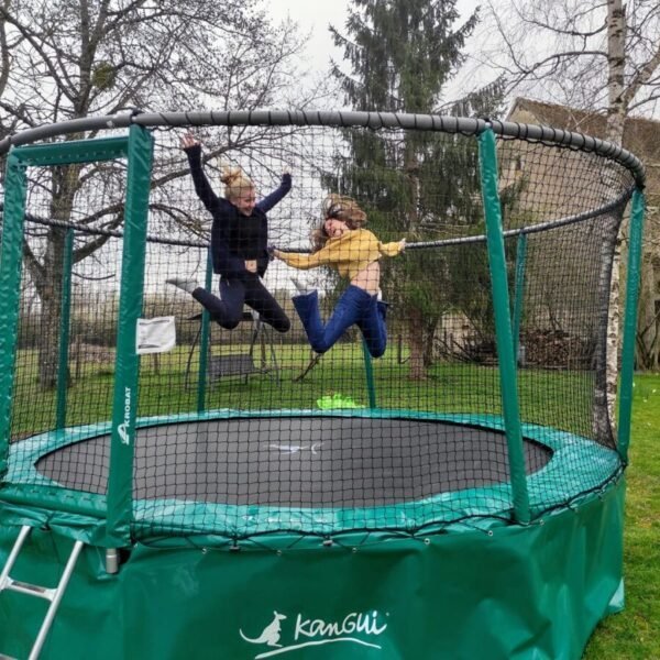 Le trampoline de la Family Ecolodge - Locations Insolites à Batilly-en-Puisaye dans le Loiret dans le Centre-Val de Loire