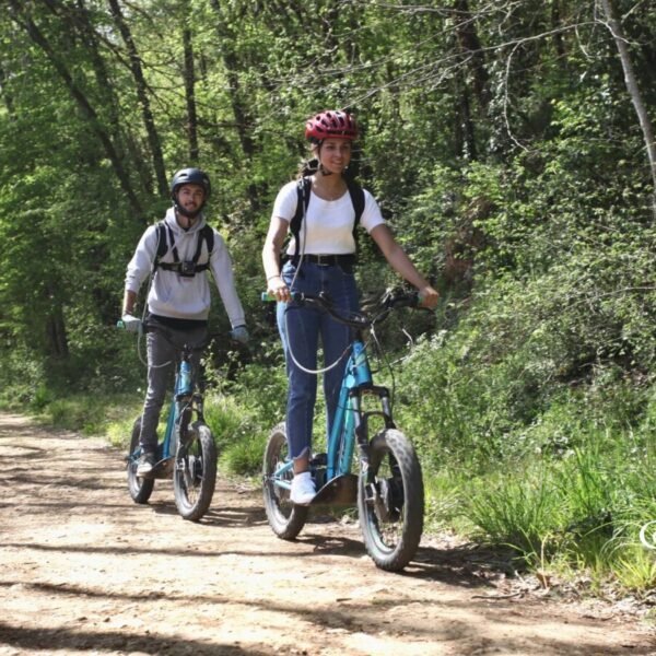 Balade à vélos dans le Domaine Le Bois aux Daims Center Parcs dans la Vienne près de Poitiers