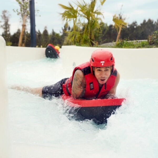 Toboggan de l'espace aquatique du Domaine Les Hauts de Bruyères Center Parcs en Sologne dans le Centre Val de Loire