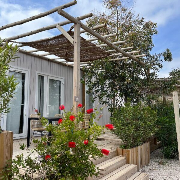 Camping la Clape village : des cabanes cinéma magiques, camping autorisé aux chiens Cap d'Agde, camping dog friendly Agde, La clape village camping, blog, destination voyage avec un chien, emmenetonchien.com