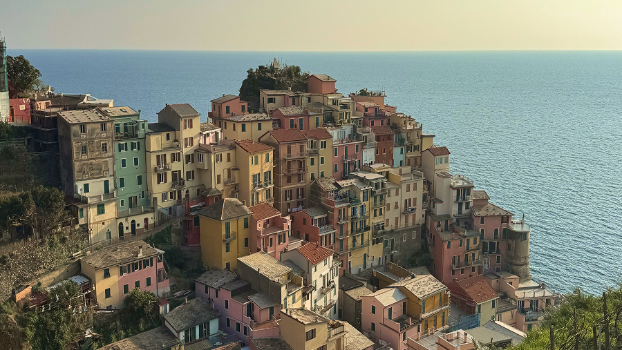 Vue sur le village de Manarola aux Cinque Terre en Italie