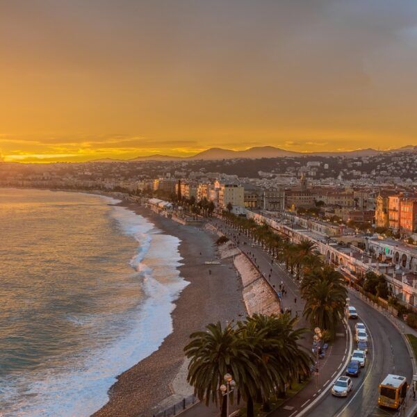 plages autorisées aux chiens dans les Alpes Maritimes, Côte d'azur avec un chien, Nice, Menton, Cap d'Ail avec un chien, Alpes Maritimes, Côte d'Azur