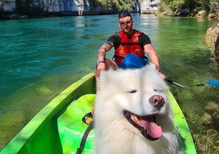 Faire du canoë avec son chien dans le Verdon