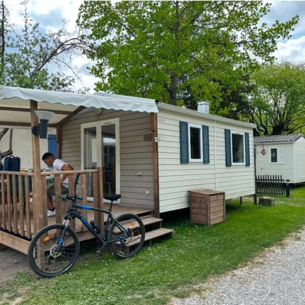 Mobil Home du Camping Fréderic Mistral près des Gorges du Verdon à Castellane dans les Alpes de Haute Provence