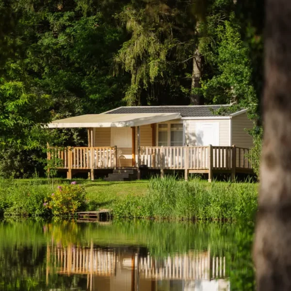 Un mobil-home du Camping Sunelia l'Etang de Sologne à Nouan-le-Fuzelier en Loir-et-Cher dans le Centre-Val de Loire