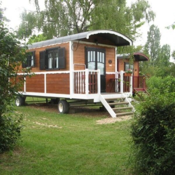 Camping site et paysage touristique de gien - vacances avec son chien à gien - emmènetonchien.com -