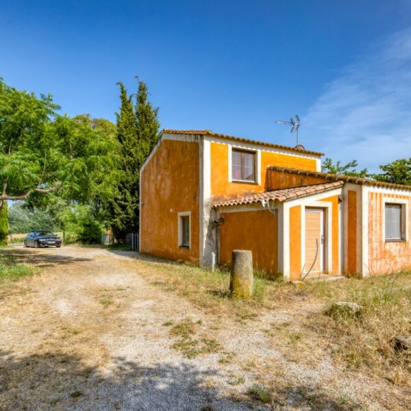 Extérieur des Gîtes Maisons Abricot et Orange à Aspiran dans l' Hérault