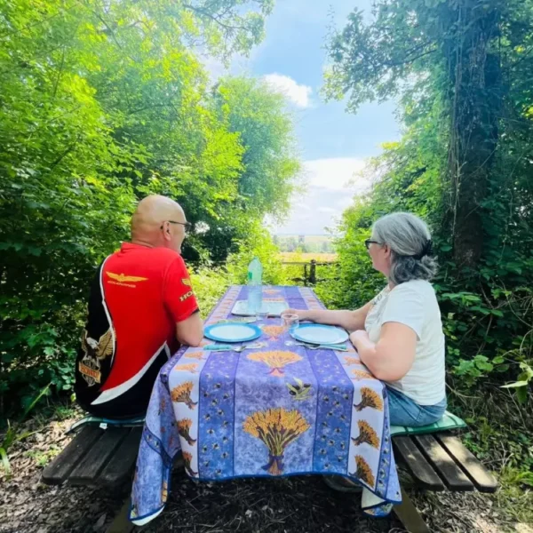 Camping au bois joli - vacances avec son chien en Bourgogne dans l'Yonne