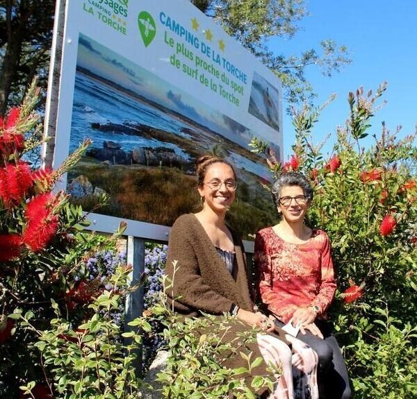 Mathilde et Flora, propriétaires du camping de la Torche