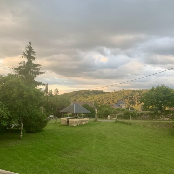 jardin des gites de la rivière espérance dans le Périgord