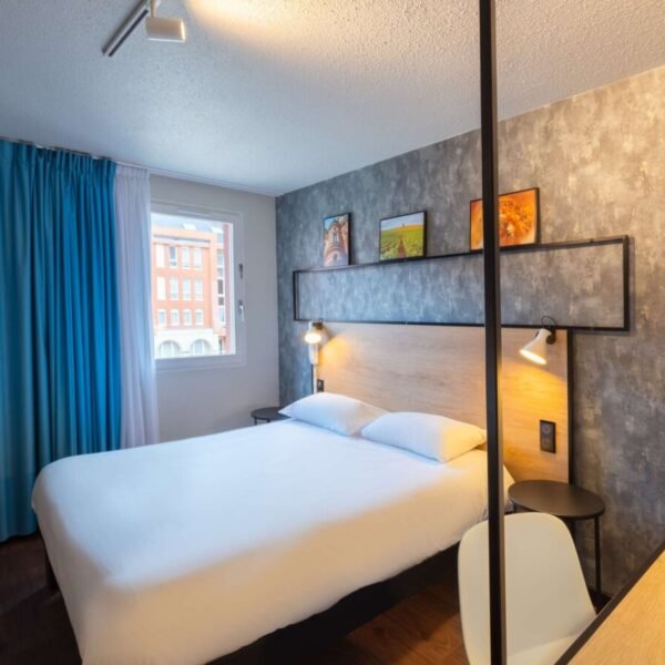 Double room at the Ibis Epernay Center ville Hotel in the Marne in the Grand Est region