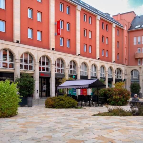 Das Ibis Epernay Centre Ville Hotel an der Marne in der Region Grand Est