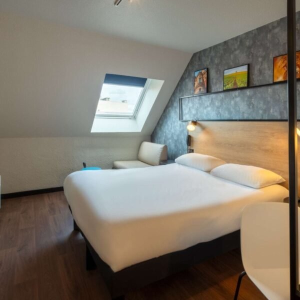 Habitación doble en el hotel Ibis Epernay Centre ville en Marne, en la región del Gran Este
