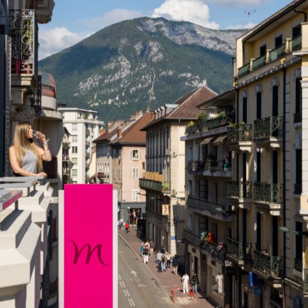 mercure_annecy_centre_-_hotel_chien_accepte_a_annecy_-_74_-_haute_savoie_-_chiens_acceptes_-_chiens_admis_-_mercure_-_vacances_avec_son_chien_a_annecy_emmenetonchien.com_
