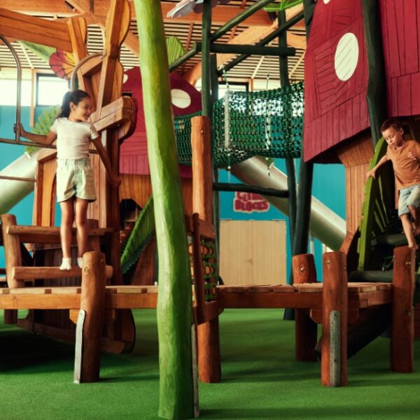 Aire de jeux intérieure pour les enfant au Center Parc Les Landes de Gascogne dans le Lot et Garonne en Nouvelle Aquitaine