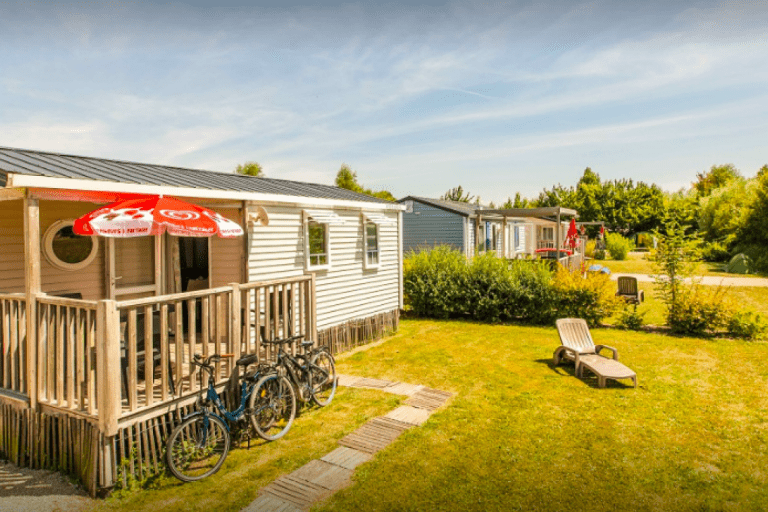 mobil-homes spacieux dans le Camping de l'Île Verte à Saint Benoit des Ondes en Bretagne où les chiens sont les bienvenus
