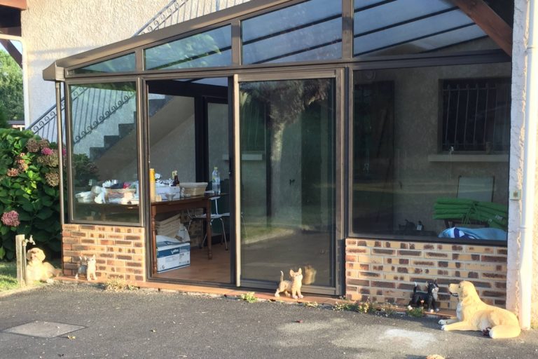 Vérenda de la Maison de la Passion Animale à Aureilhan dans les Landes en Nouvelle Aquitaine