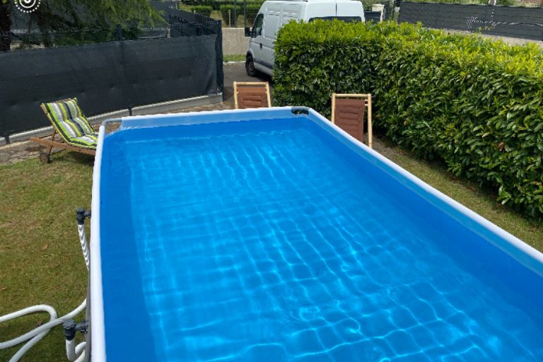 Piscine de la Maison de la Passion Animale à Aureilhan dans les Landes en Nouvelle Aquitaine