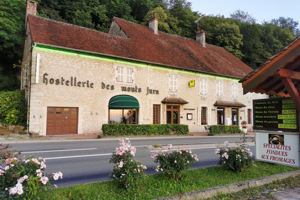 Hostellerie Des Monts Jura