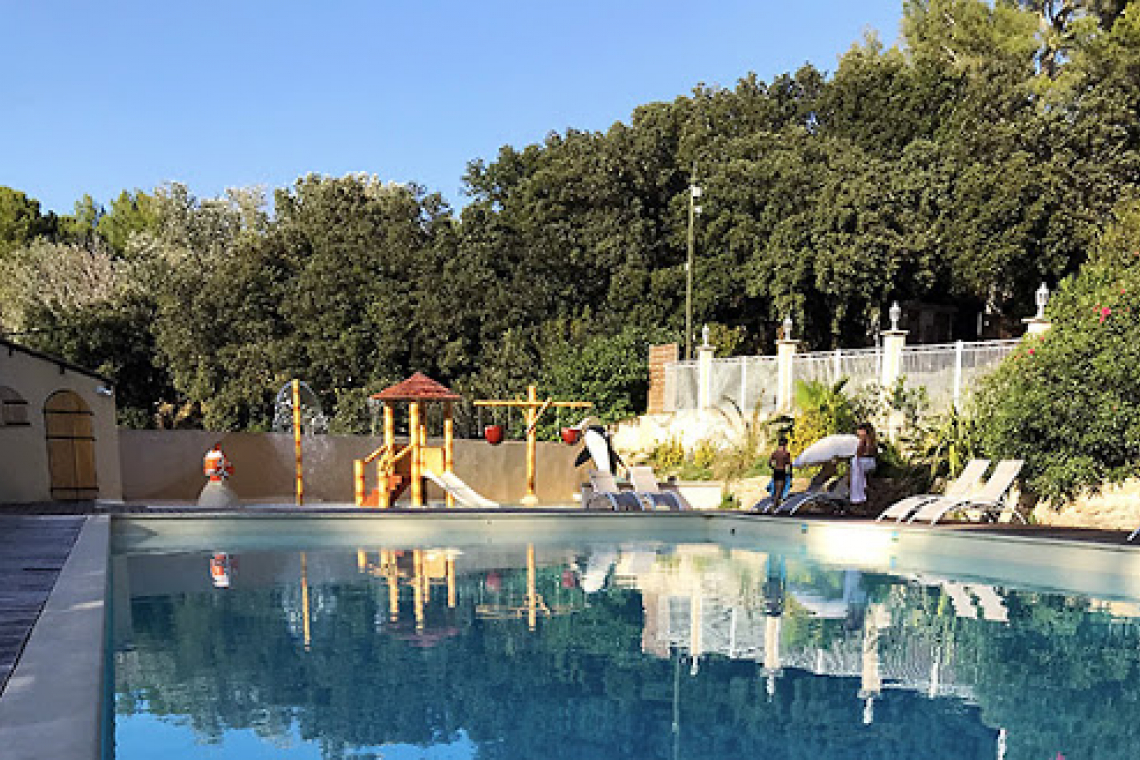 Camping Le Vallon Des Cigales