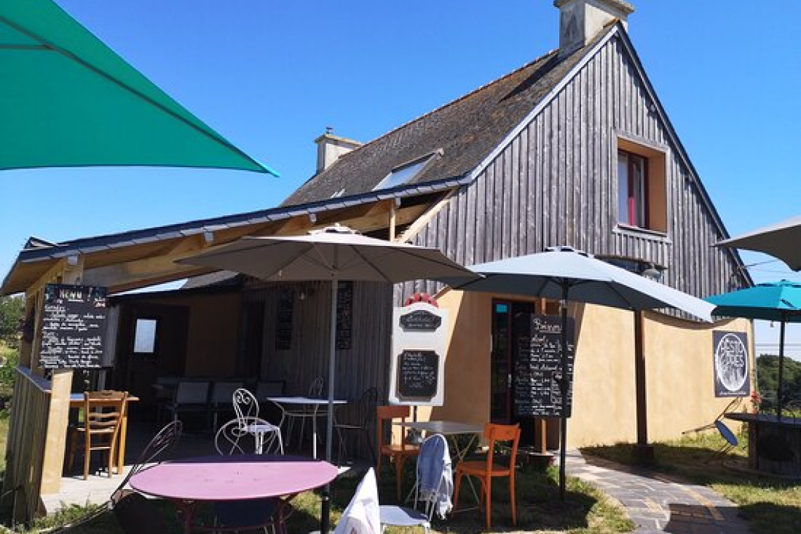 Au Resto Des Prés et ses herbes folles