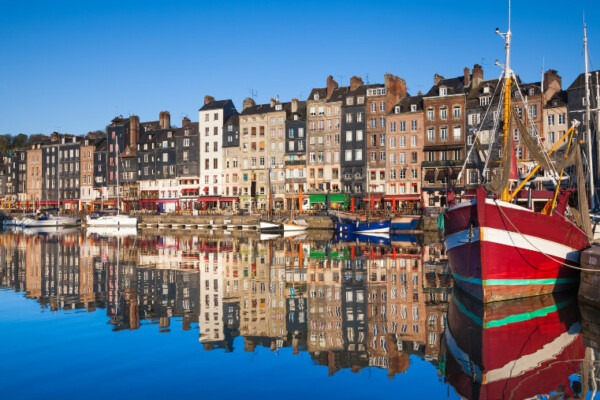 Honfleur : une destination normande à découvrir avec votre chien