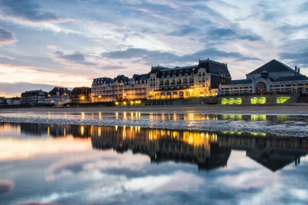 Aller à Cabourg avec son chien, quoi faire à Cabourg avec son chien, plages autorisées aux chiens à Cabourg, hébergements dog friendly à Cabourg