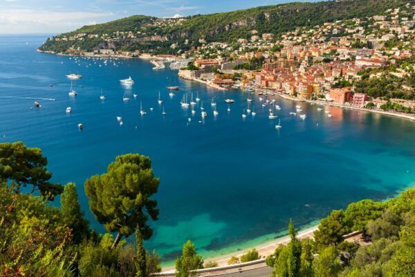 plages autorisées aux chiens dans les Alpes Maritimes, la côte d'azur, région PACA