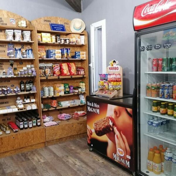 Supérette du Camping les Lavandes Valensol à Valensol dans les Alpes-de-Haute-Provence