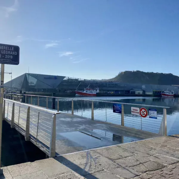 Le Hublot de Cherbourg en Cotentin dans la Manche animaux acceptés - EmmèneTonChien.com