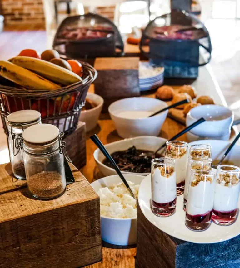 L’hôtel l’Auberge de la source dans le Calavados animaux acceptés - EmmèneTonChien.com