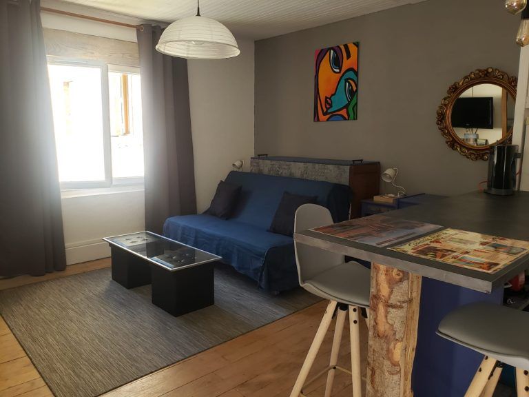 hébergement acceptant les chiens, location de vacances dog friendly, appartement, studio, Studio La Marquise, Plateau d'Hauteville, hameau Sous la Roche, Ain, Auvergne-Rhône-Alpes, Office du tourisme du Haut-Bugey, chiens acceptés, toutes les tailles, chiens catégorisés acceptés