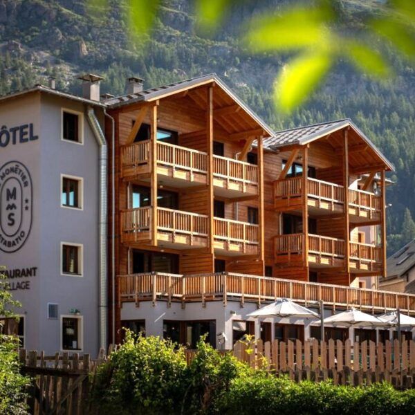 Hôtel Le Monêtier dans les Hautes Alpes - animaux acceptés - EmmèneTonChien.com