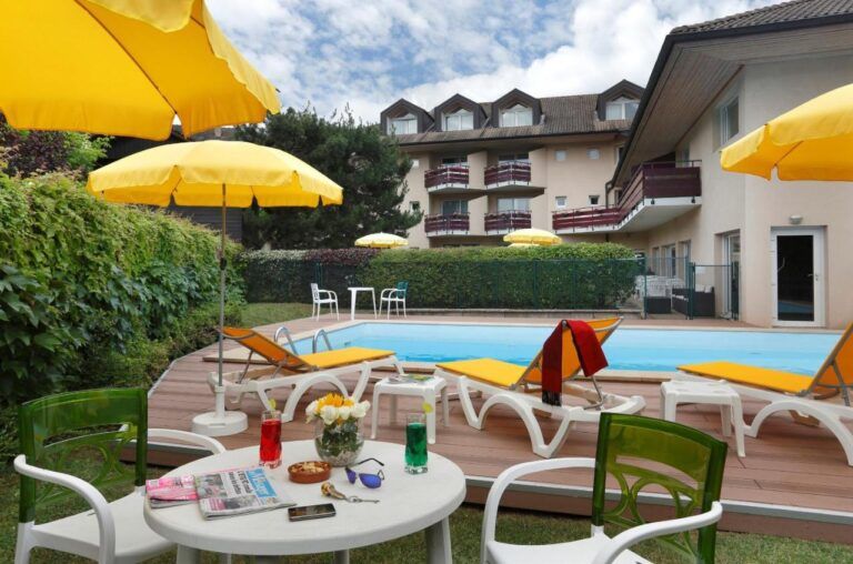 hôtel chiens acceptés Thonon-les-Bains, hôtel Arc en ciel Thonon-les-Bains chiens acceptés, tous les gabarits, supplément chien à prévoir, hôtel lac léman chiens acceptés, Thonon-les-Bains, Haute Savoie, Auvergne-Rhône-Alpes