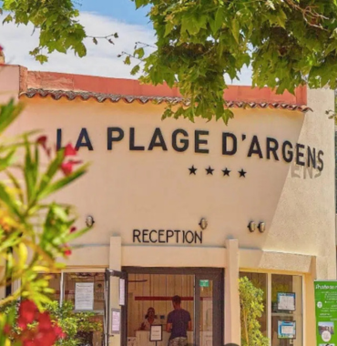 Camping La Plage d'Argens où les chiens sont acceptés, à Fréjus, dans le Var, en PACA