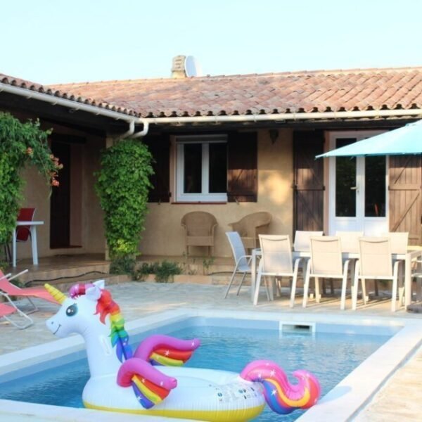 Piscine de La Ferigouliero dans le Var en Provence dans la région PACA à Villecroze