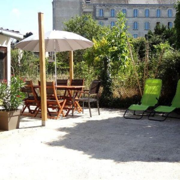 Jardin clos des Gîtes La Maison d'Anna, la Maison d'Auriane, la Maison côté Marais à Bourges en Berry dans le Cher en Centre Val de Loire