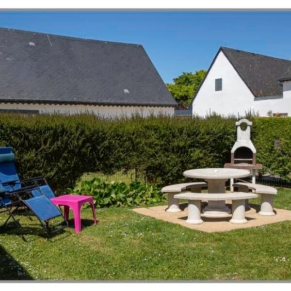 Jardin clos avec barbecue des Gîtes La Ferme de Capucine en Baie de Somme dans les Hauts de France proche de Cayeux sur Mer et Saint Valéry sur Somme