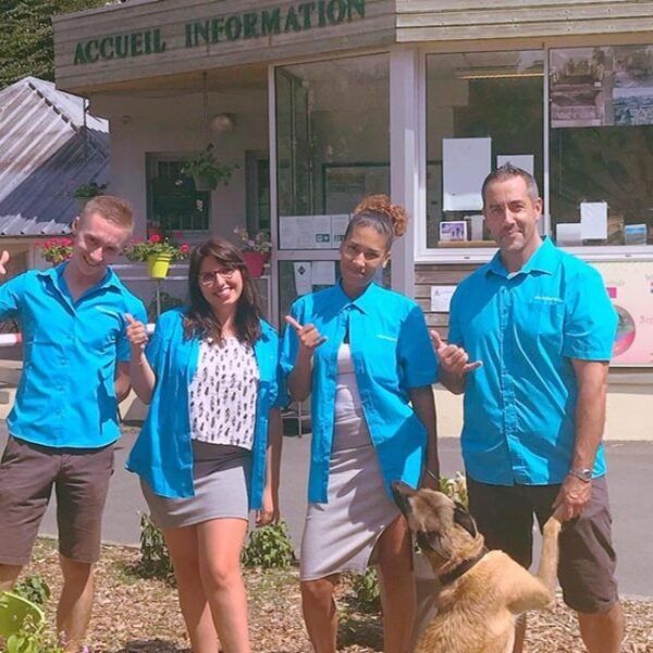 Equipe du Camping le Rochat à Châteauroux dans le Berry ( Indre ) en Centre Val de Loire