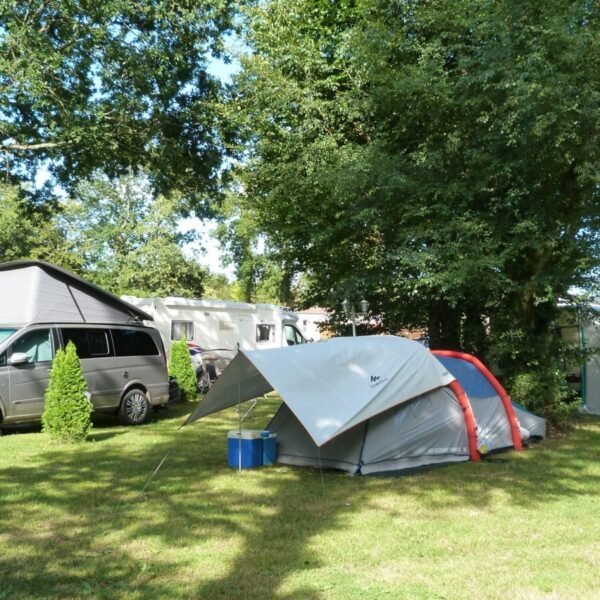 Emplacements de camping pour tentes au Camping Le Village Vert dans la Manche en Normandie à Tollevast