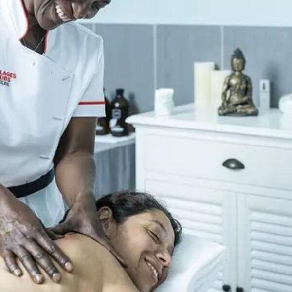 Massage dans l'espace bienêtre au Villages Clubs du Soleil à Marseille en Provence Alpes Côte d'Azur dans les Bouches du Rhône