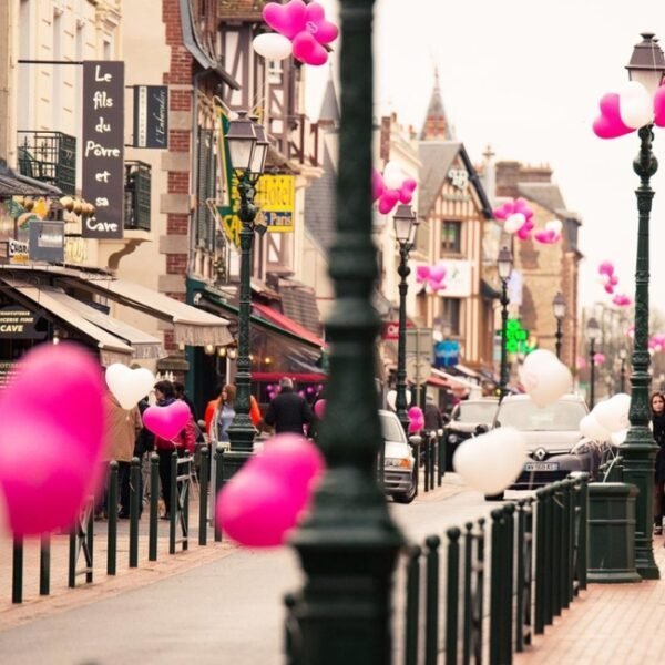 Cabourg, ville de l'amour où se trouve le Gîte L'Abri-Côtier à Cabourg en Normandie dans le Calvados