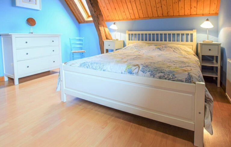 Chambre avec lit double au Gîte Pomme Cannelle en Normandie à Hattenville en Seine Maritime
