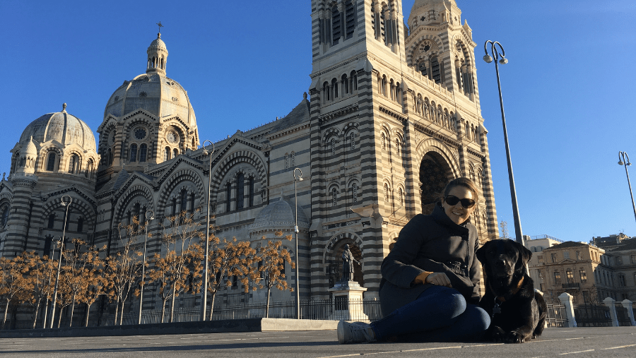 cathédrale La Major à Marseille - plein de monuments, de villages et de visites à voir dans les Calanques avec son chien