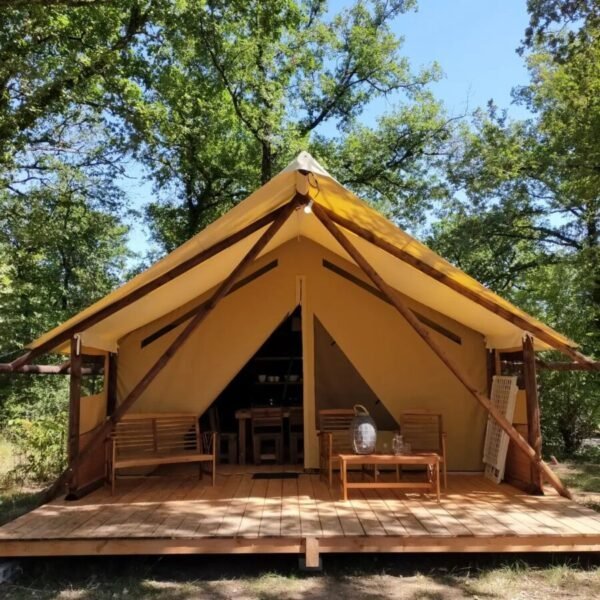 Lodge du Camping Parc de Fierbois près de Tours dans le Centre Val de Loire en Indre et Loire