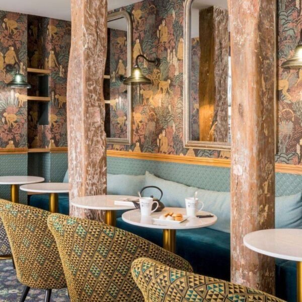 Salle de petits déjeuners de l''Hôtel Littéraire Arthur Rimbaud à Paris en France