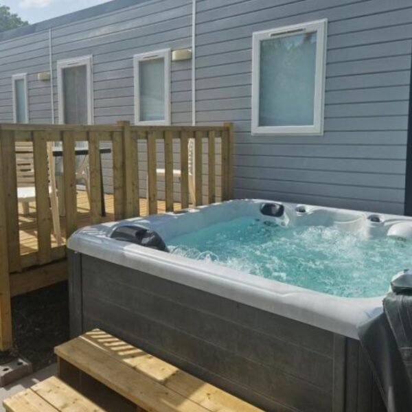 SPA au Camping la Plage de l'Orb à Cessenon sur Orb dans l'Hérault en Occitanie