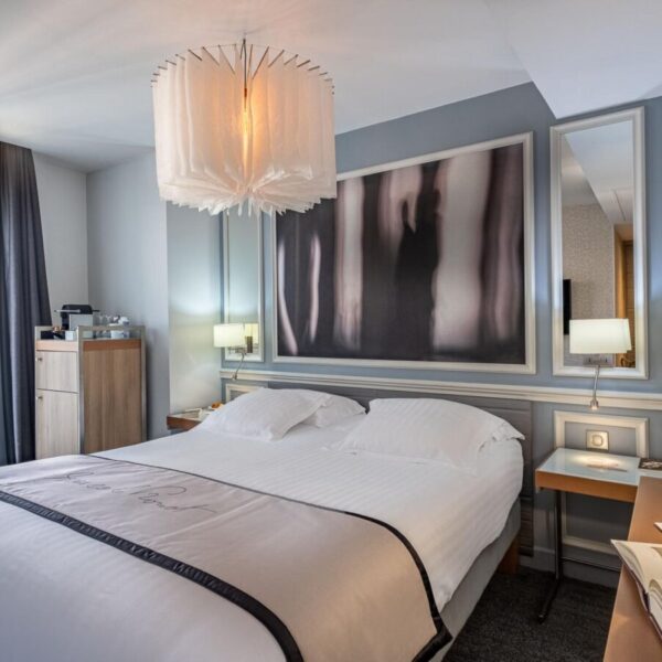 Chambre double de l'Hôtel Littéraire Le Swan à Paris en France