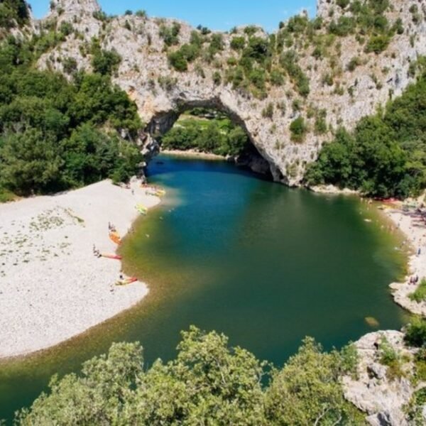 Activité baignade dans les gorges proches du Gîte à Nanou à St Paul les trois Châteaux dans la Drôme en Provence