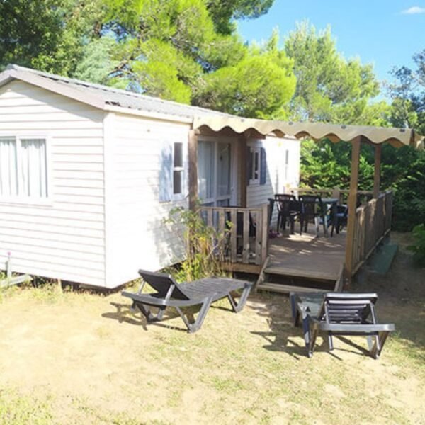 Mobil home avec terrasse au Camping l'Oliveraie à Laurens près de Bédarieux dans l'Hérault et le Haut Languedoc